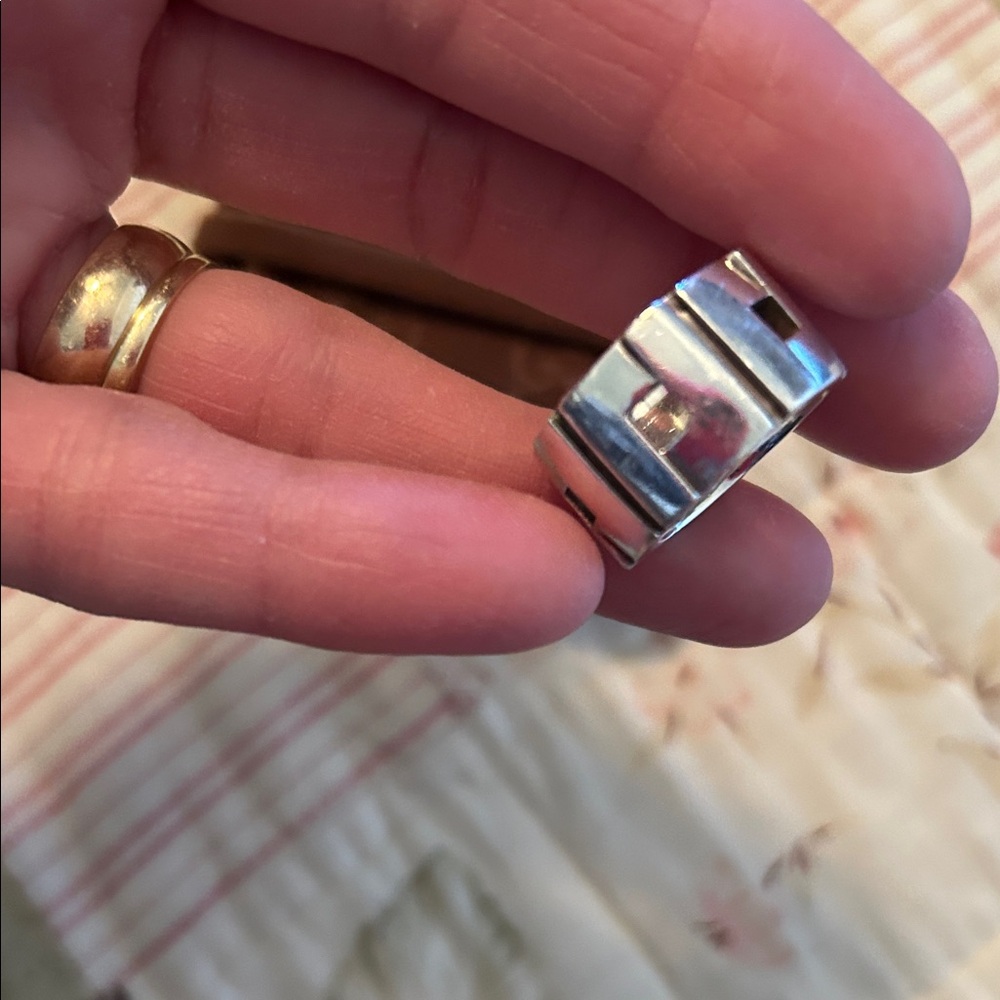 Gucci Chocolate Velvet Pouch with Silver Ring - Picture 7 of 12